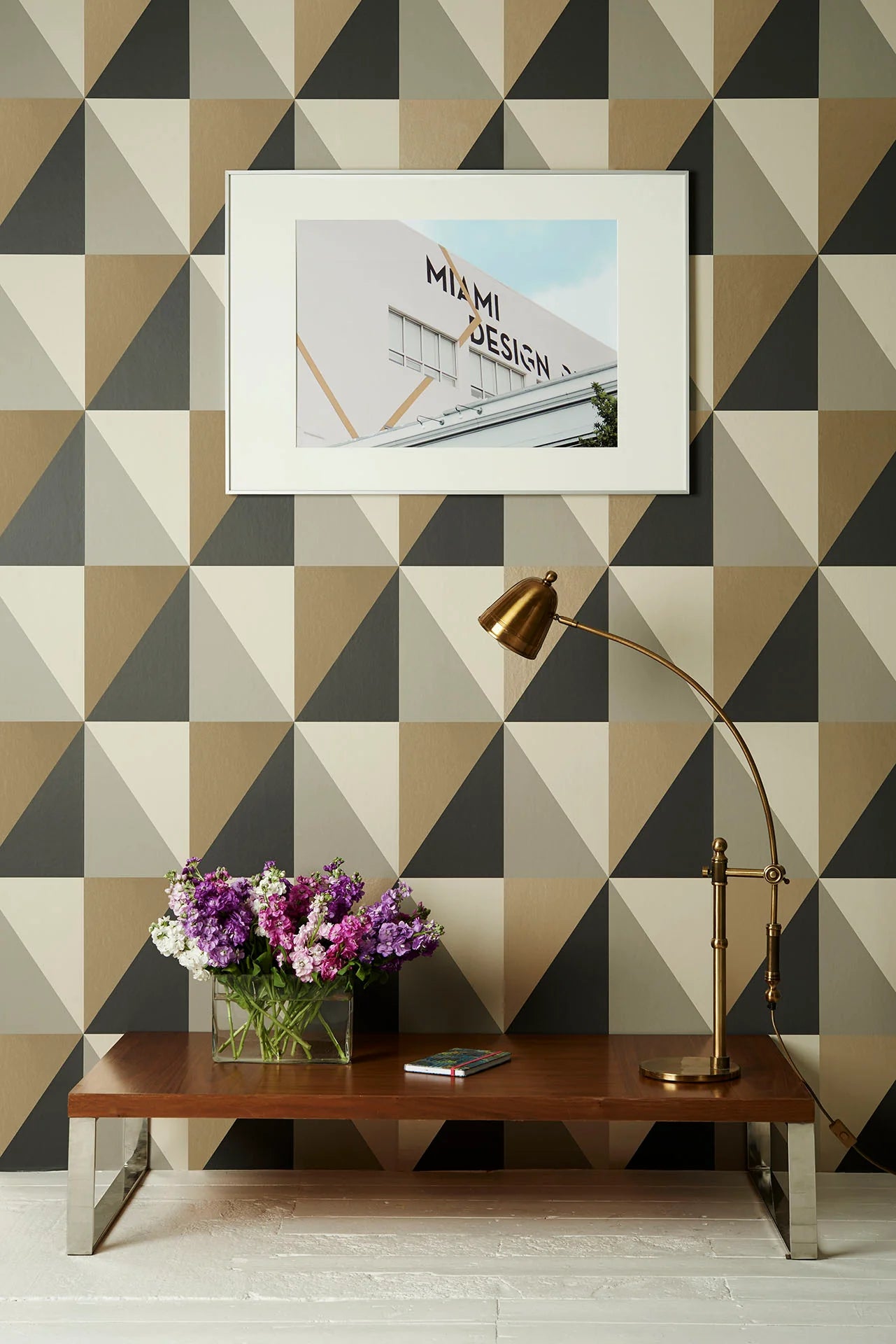 Cole & Son Geomatric II Apex Grand, Grey, Charcoal & Metallic Gilver