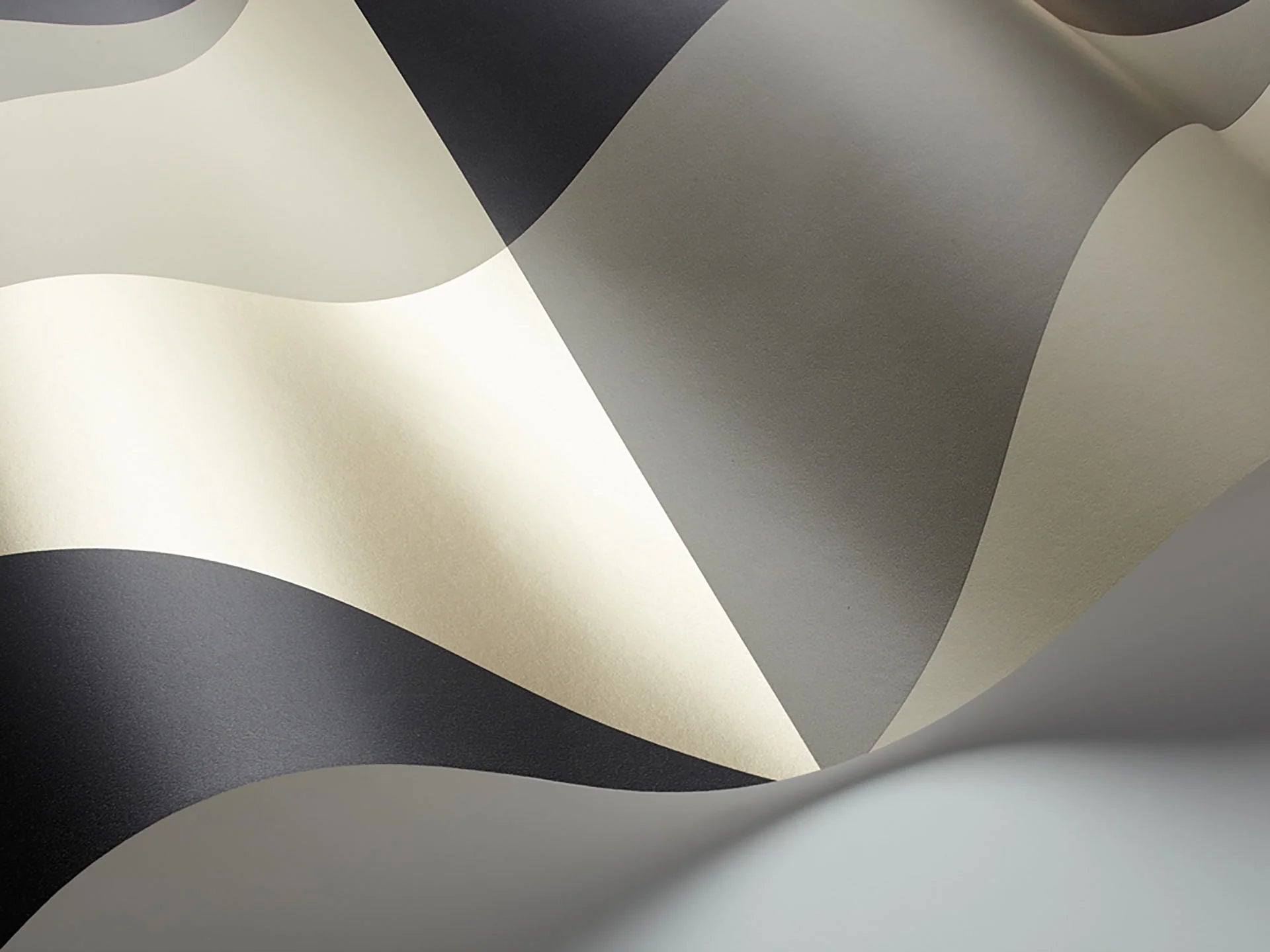 Cole & Son Geomatric II Apex Grand, Grey, Charcoal & Metallic Gilver