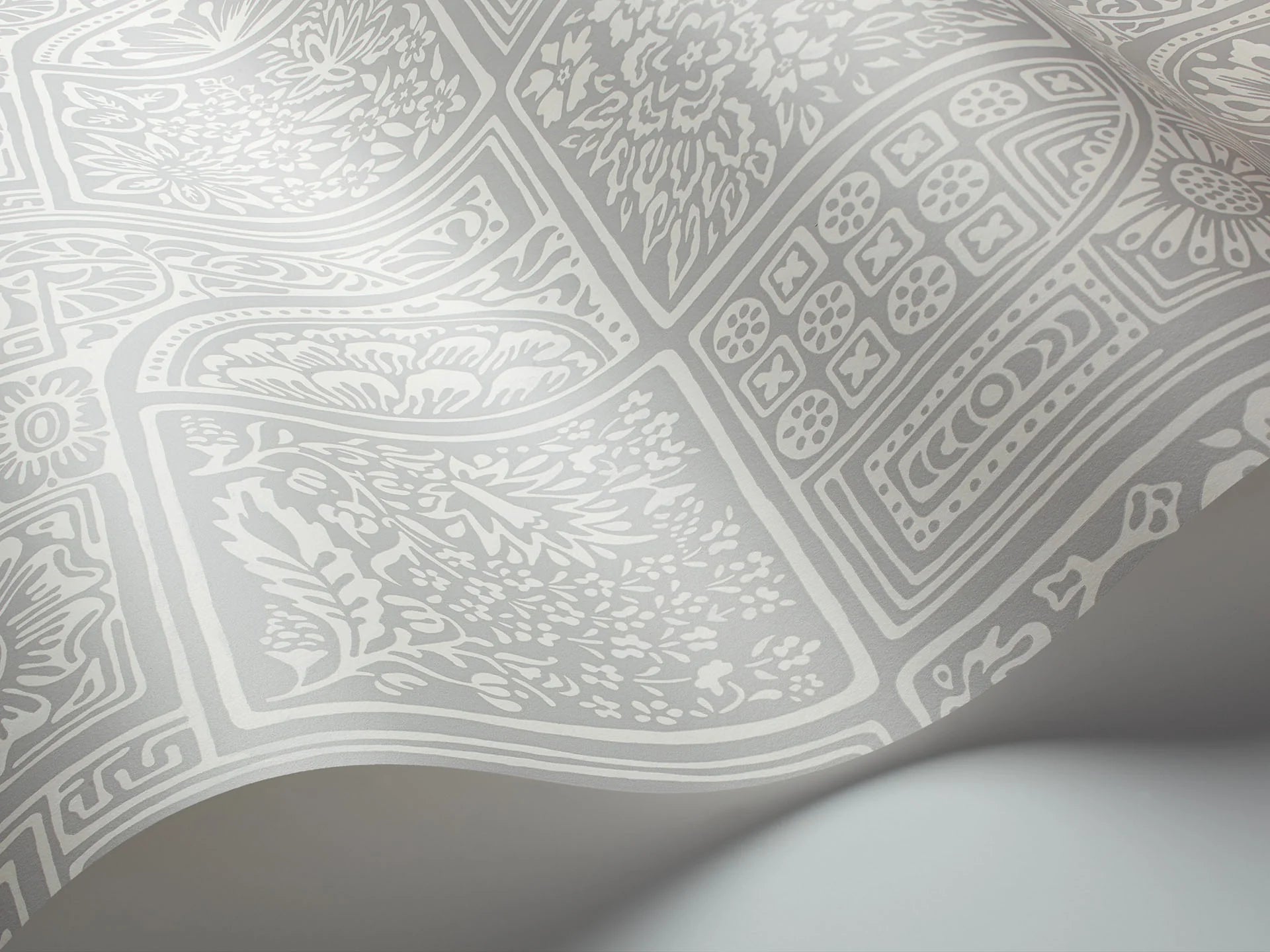Cole & Son Mariinsky Damak Bellini, Grey on White