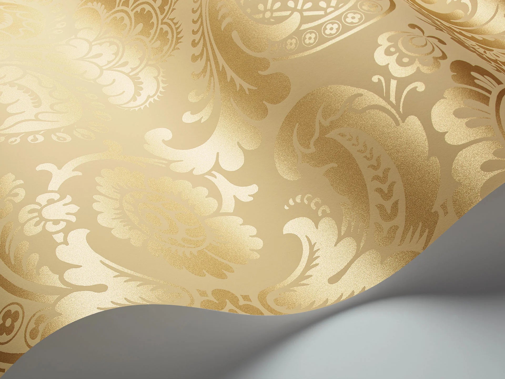 Cole & Son Mariinsky Damask Carmen, Metallic Gold on Sand