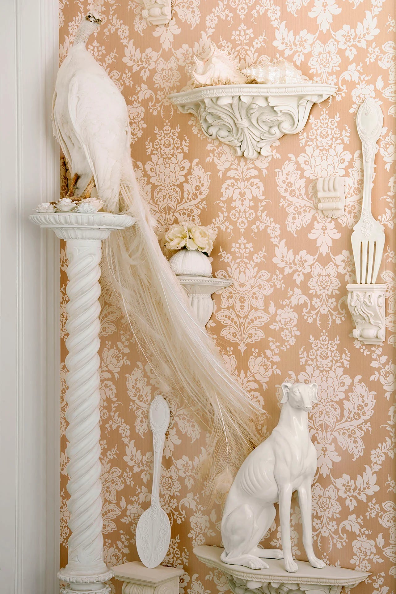 Cole & Son Mariinsky Damask Giselle, Mica Plaster Pink