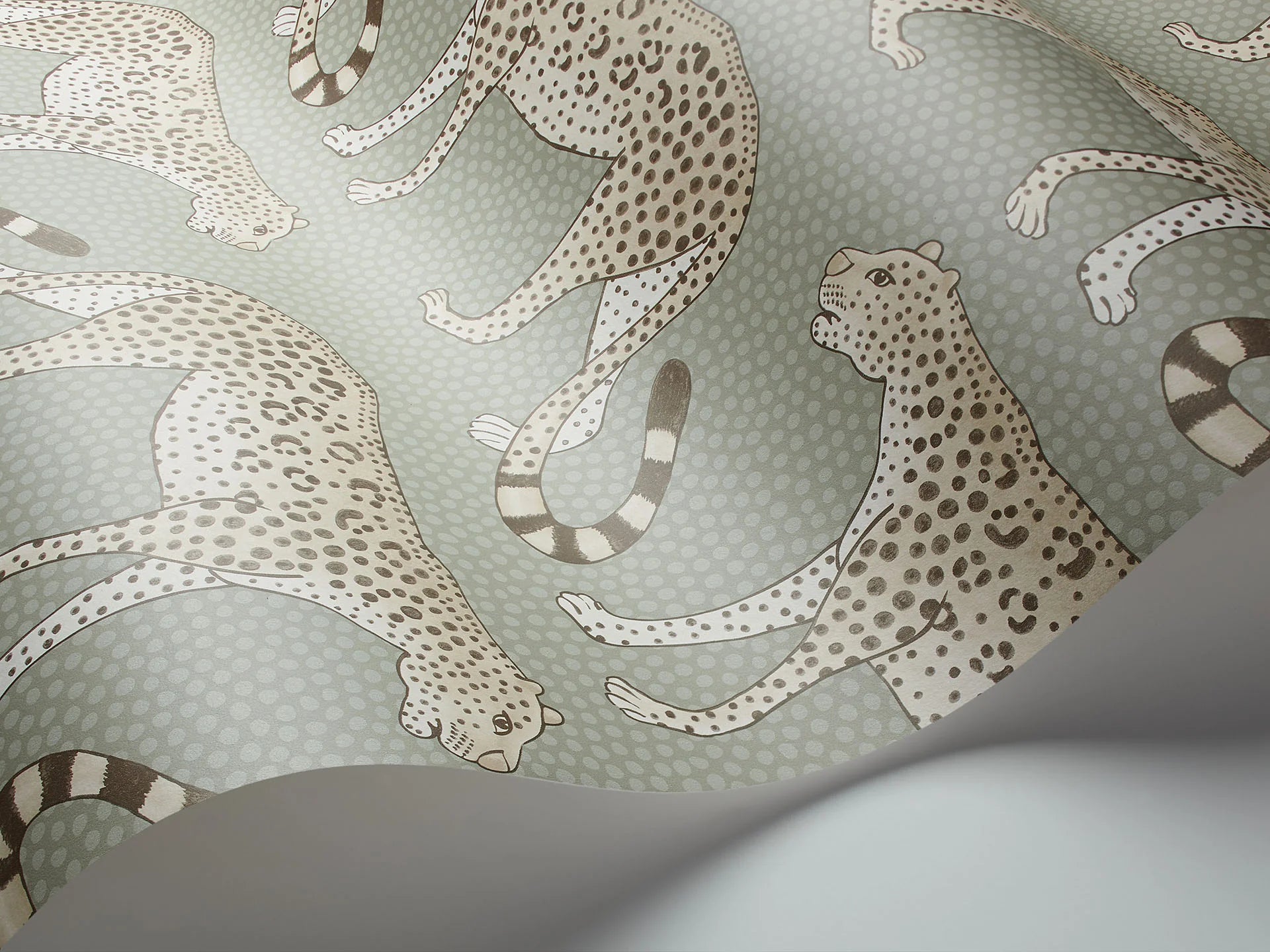 Cole & Son Ardmore Leopard walk, Linen on Soft Olive
