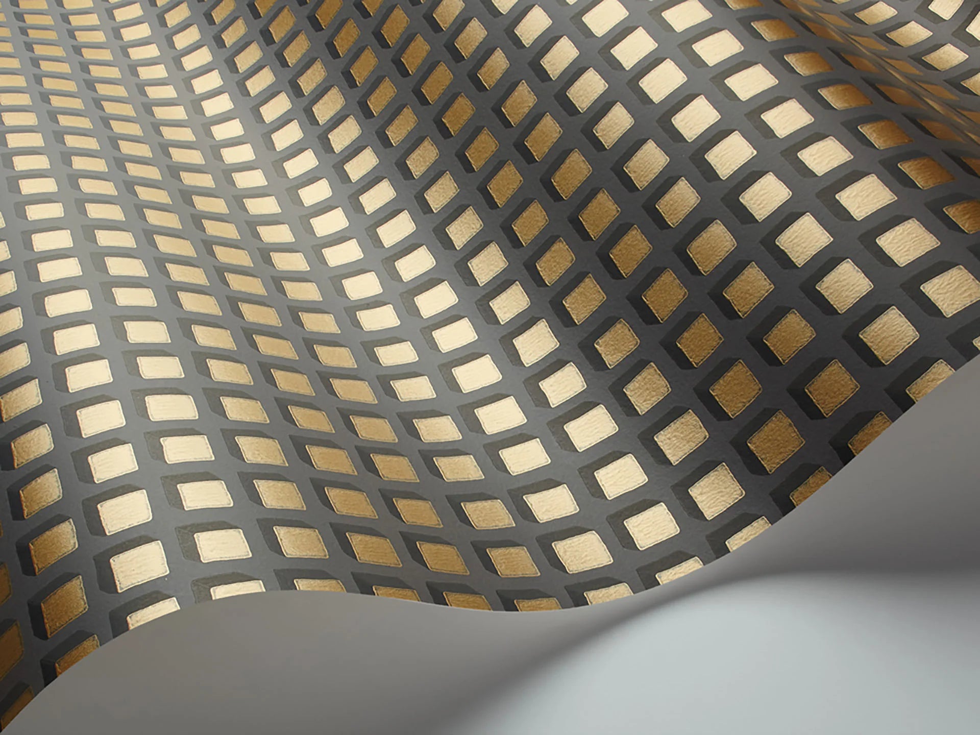 Cole & Son Geometric II Mozaïek, Metallic Gold on Soot