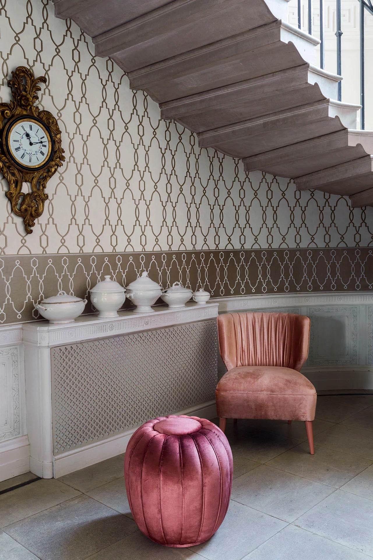 Cole & Son Folie Parterre, Metallic Antique Gold on White