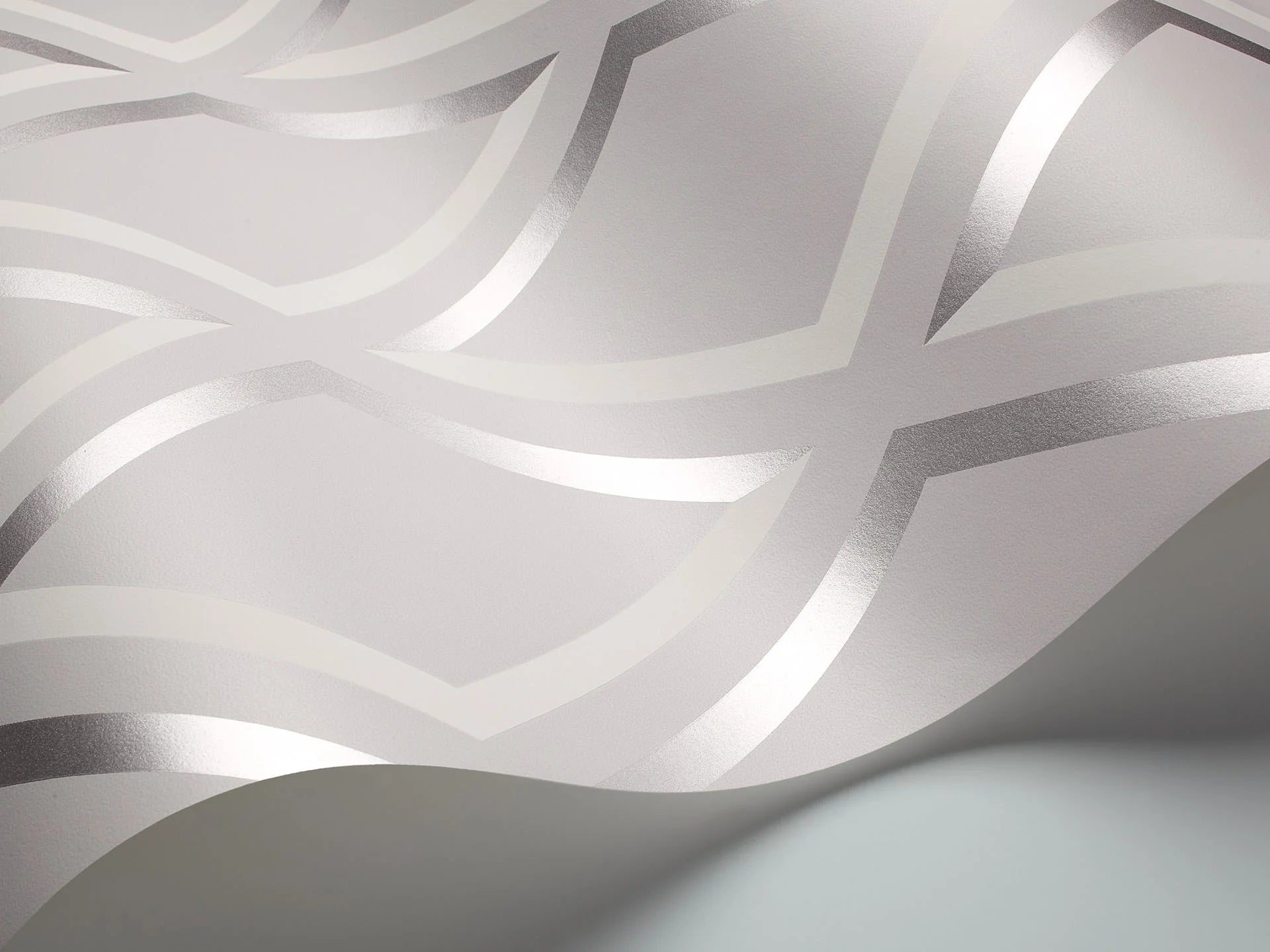 Cole & Son Contemporary Collection, Pompeian, Silver & White on Lilac Grey