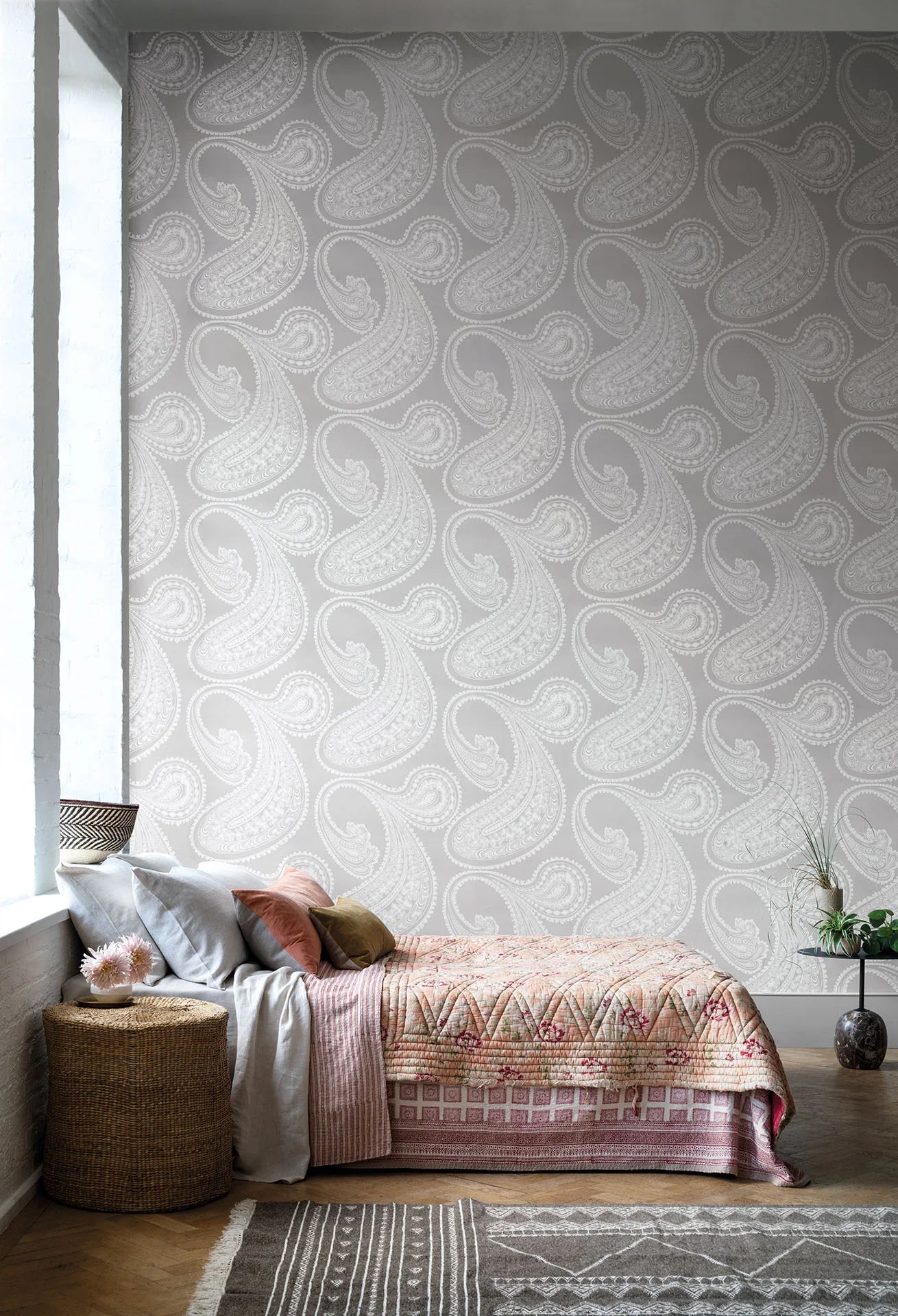 Cole & Son Contemporary Collection, Rajapur, Chalk on Heath Grey