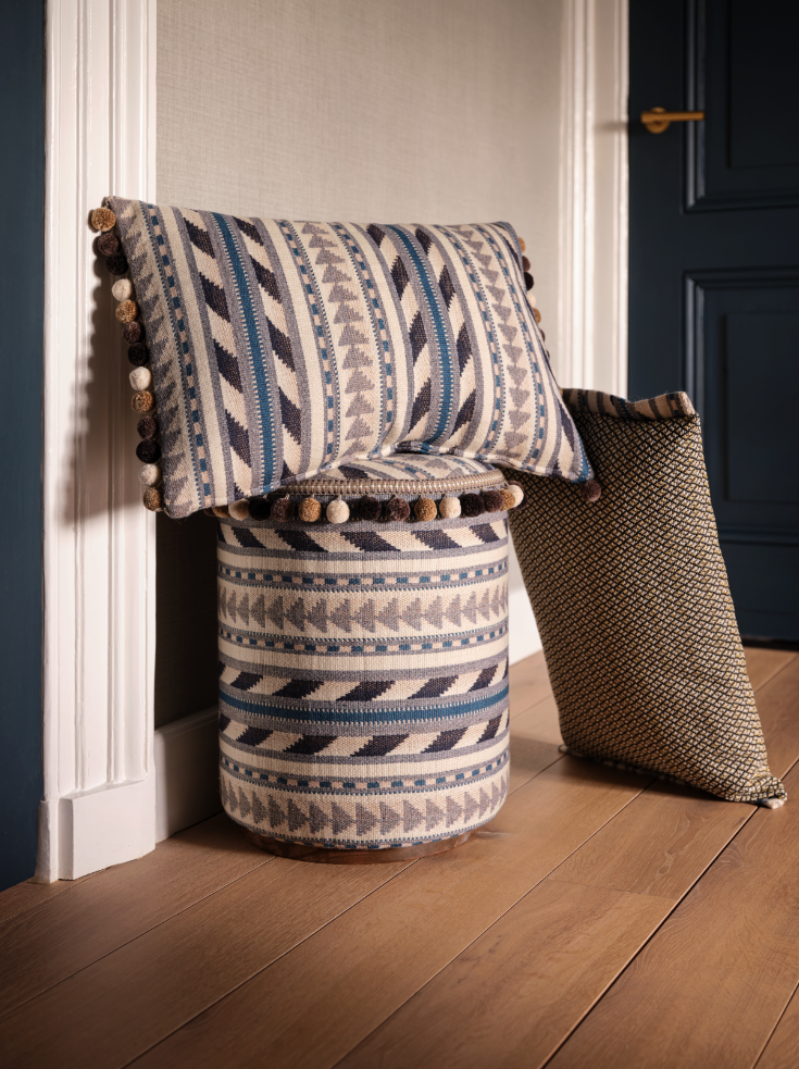 GVT Sierkussen Wyeo Indigo Pom 60x40