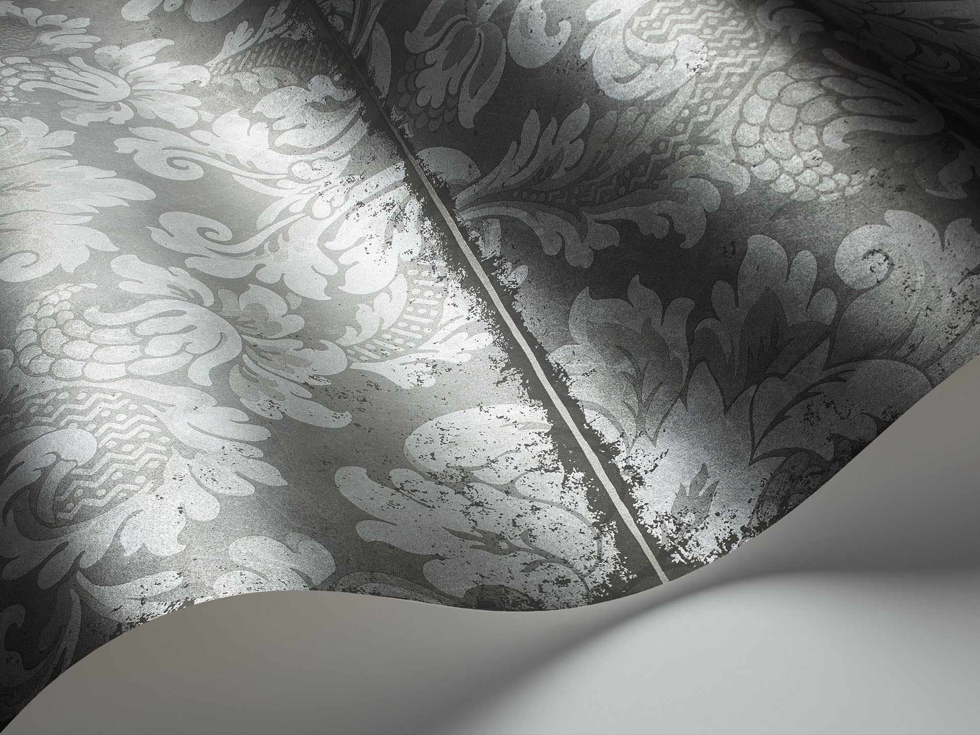 Cole & Son Mariinsky Damask Stravinsky, Metallic Silver on Metallic Graphic