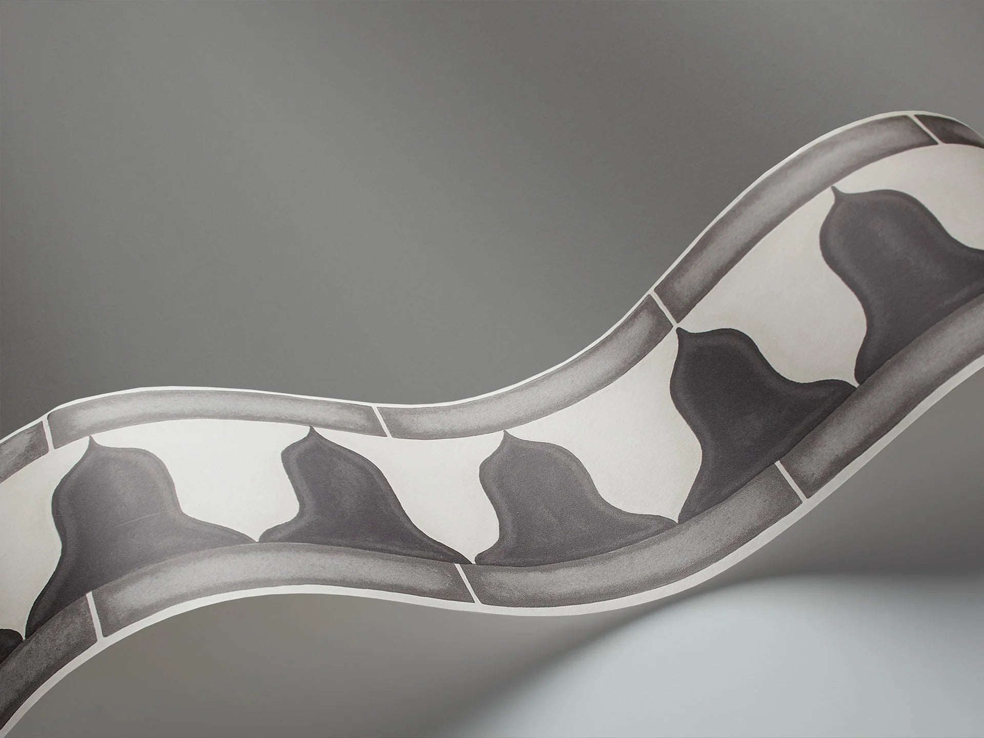 Cole & Son Martyn Lawrence Bullard, Zellige Border, Soot & Snow