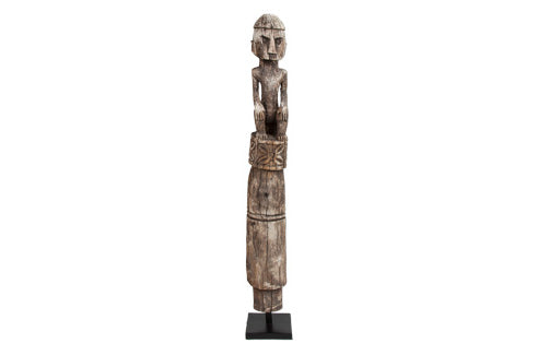 Puylaert Statue Kuta on stand