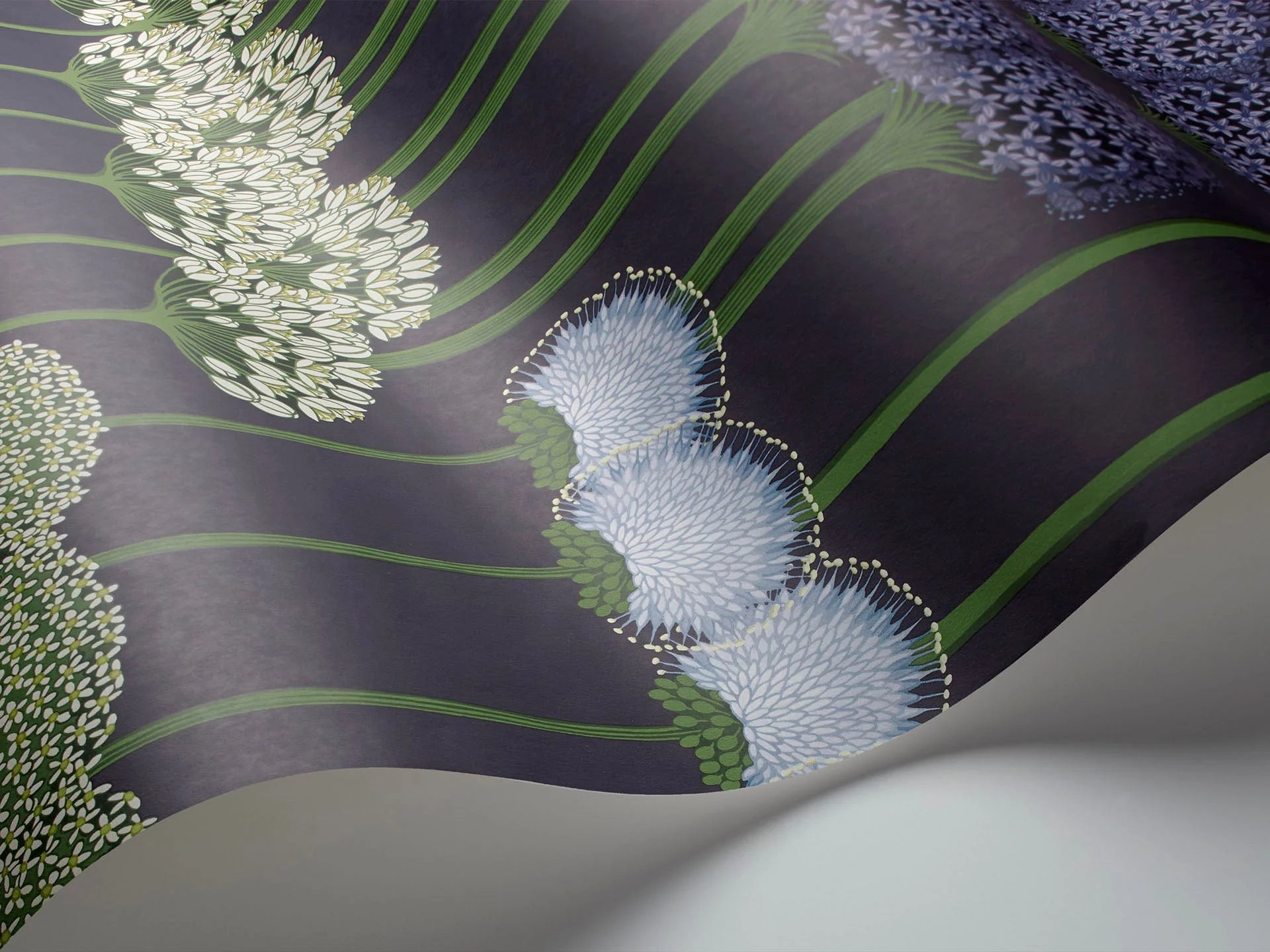 Cole & Son Botanical - Botanica, Allium, Mulberry & Heather on Violet
