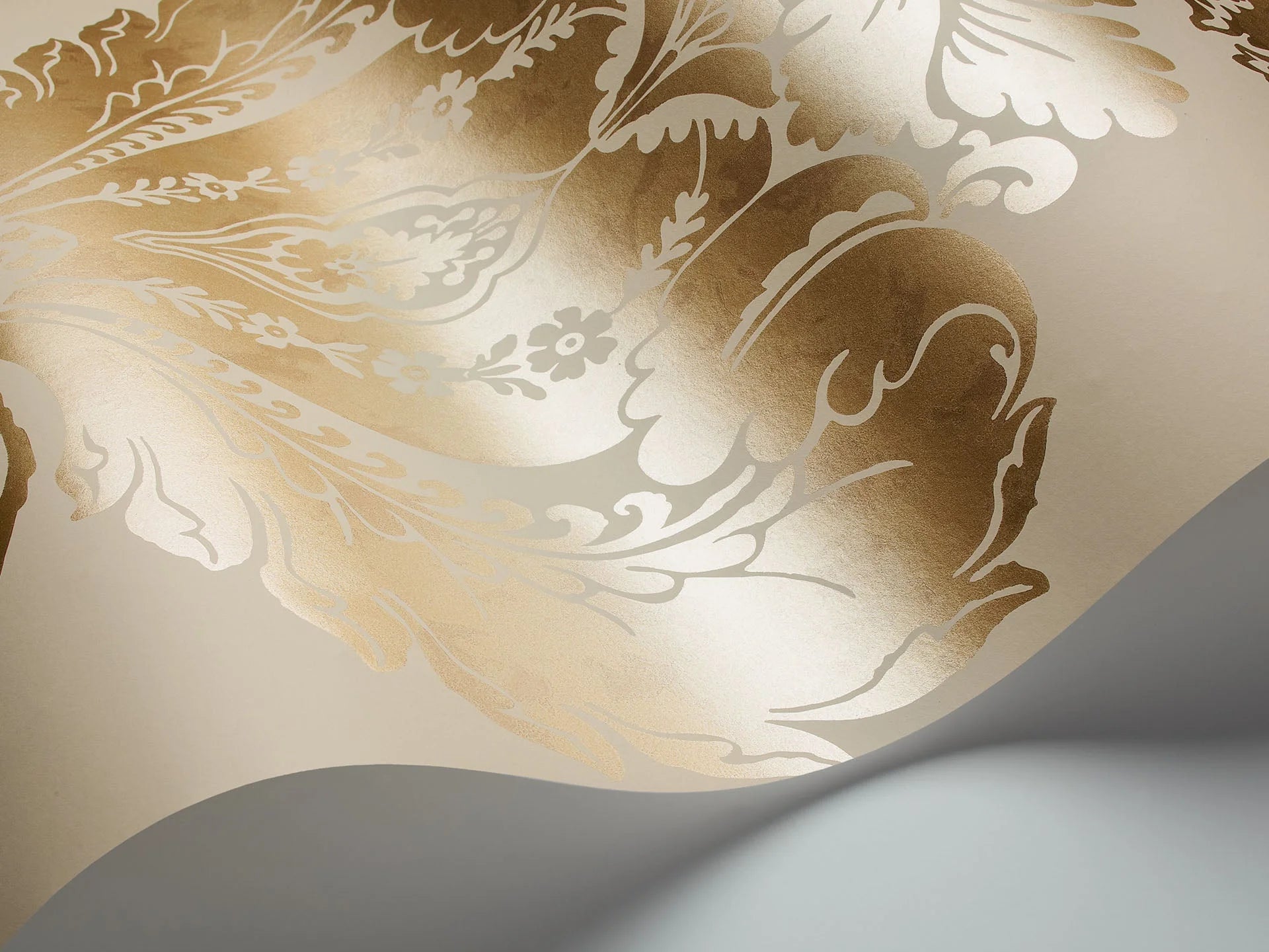 Cole & Son Albemarie, Baudelaire, Metallic Gold on Taupe