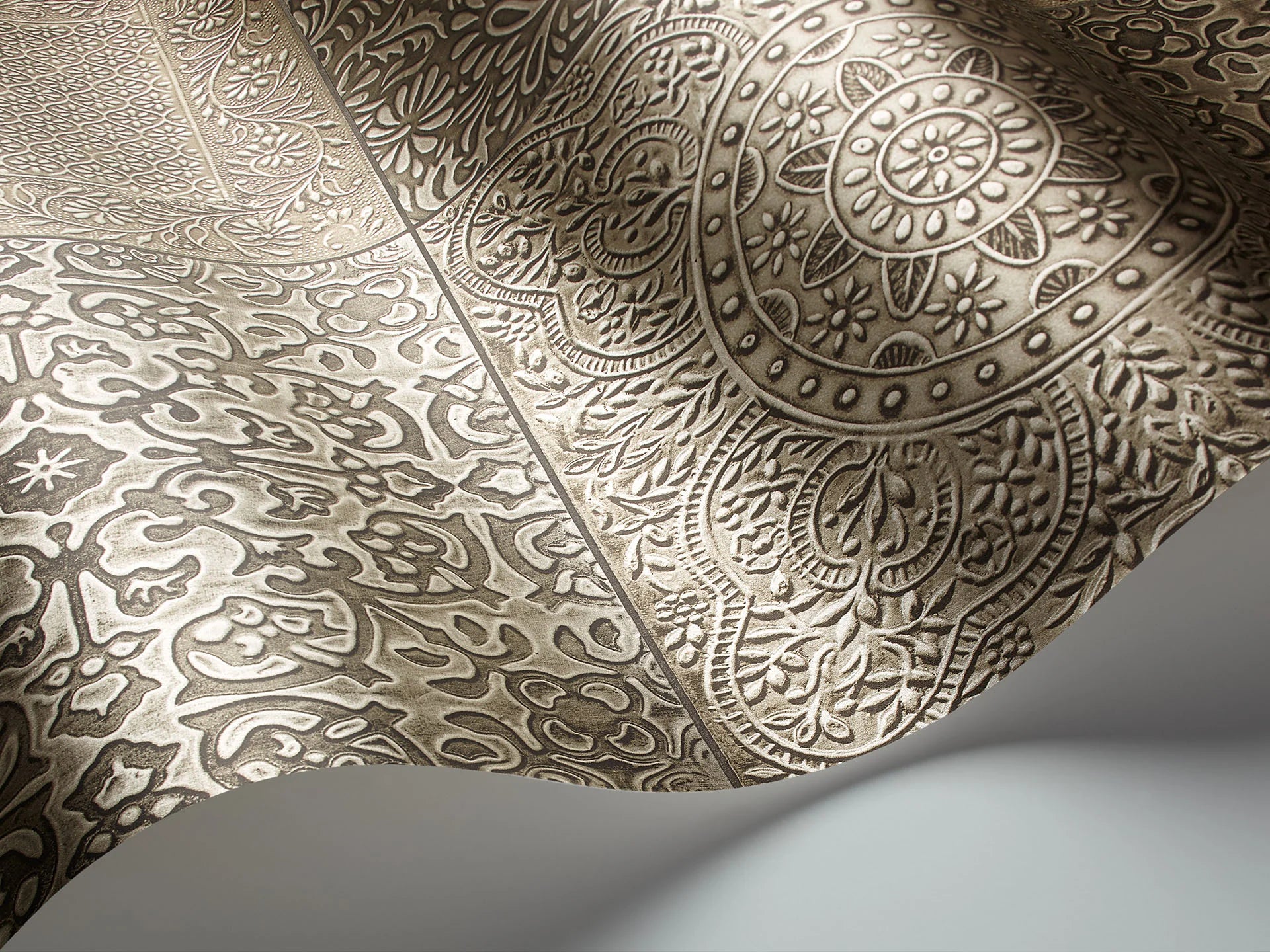 Cole & Son Martyn Lawrence Bullard,  Bazaar, Metallic Gilver