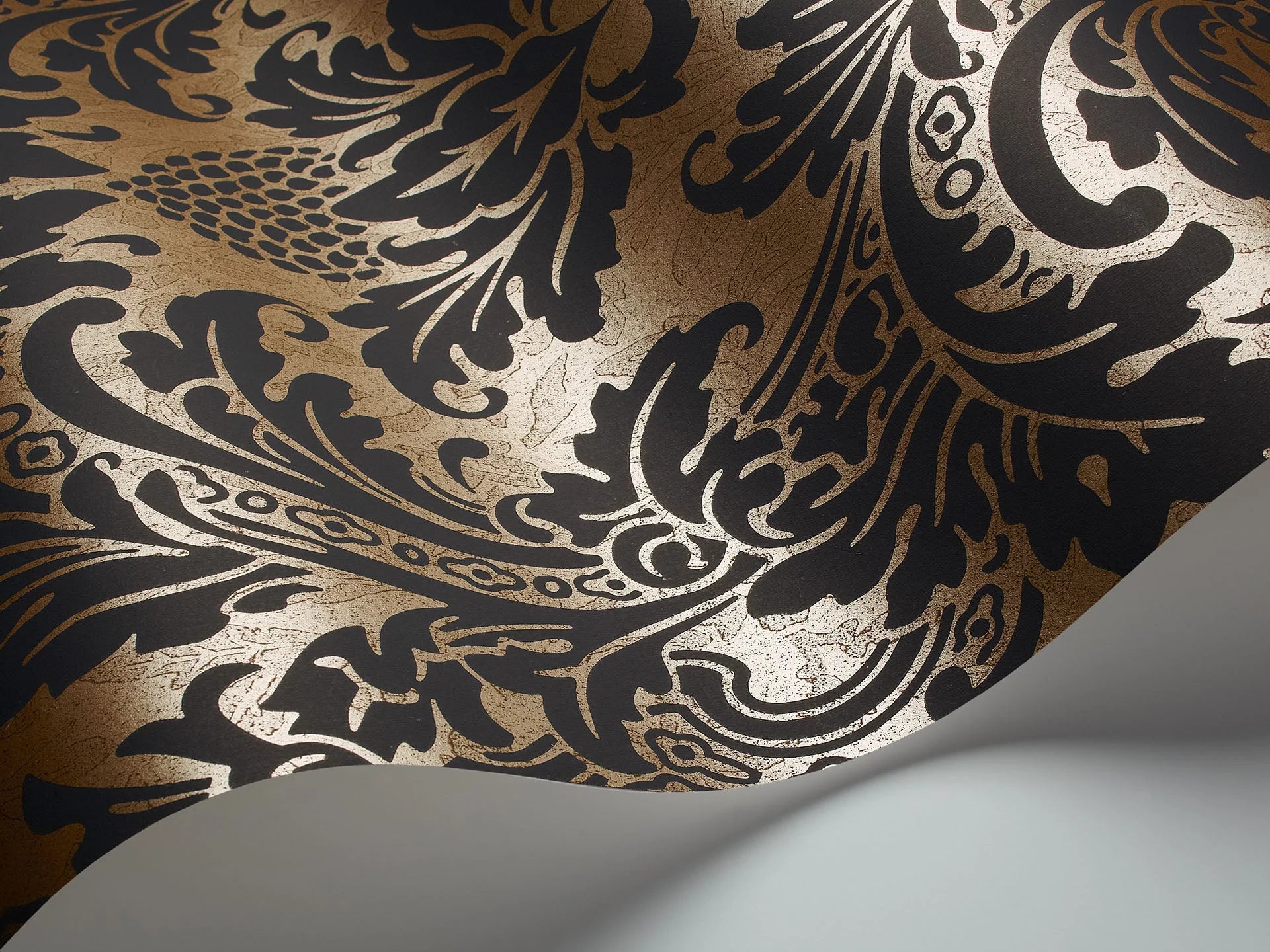 Cole & Son, Albemarie, Blake, Black on Metallic Gold