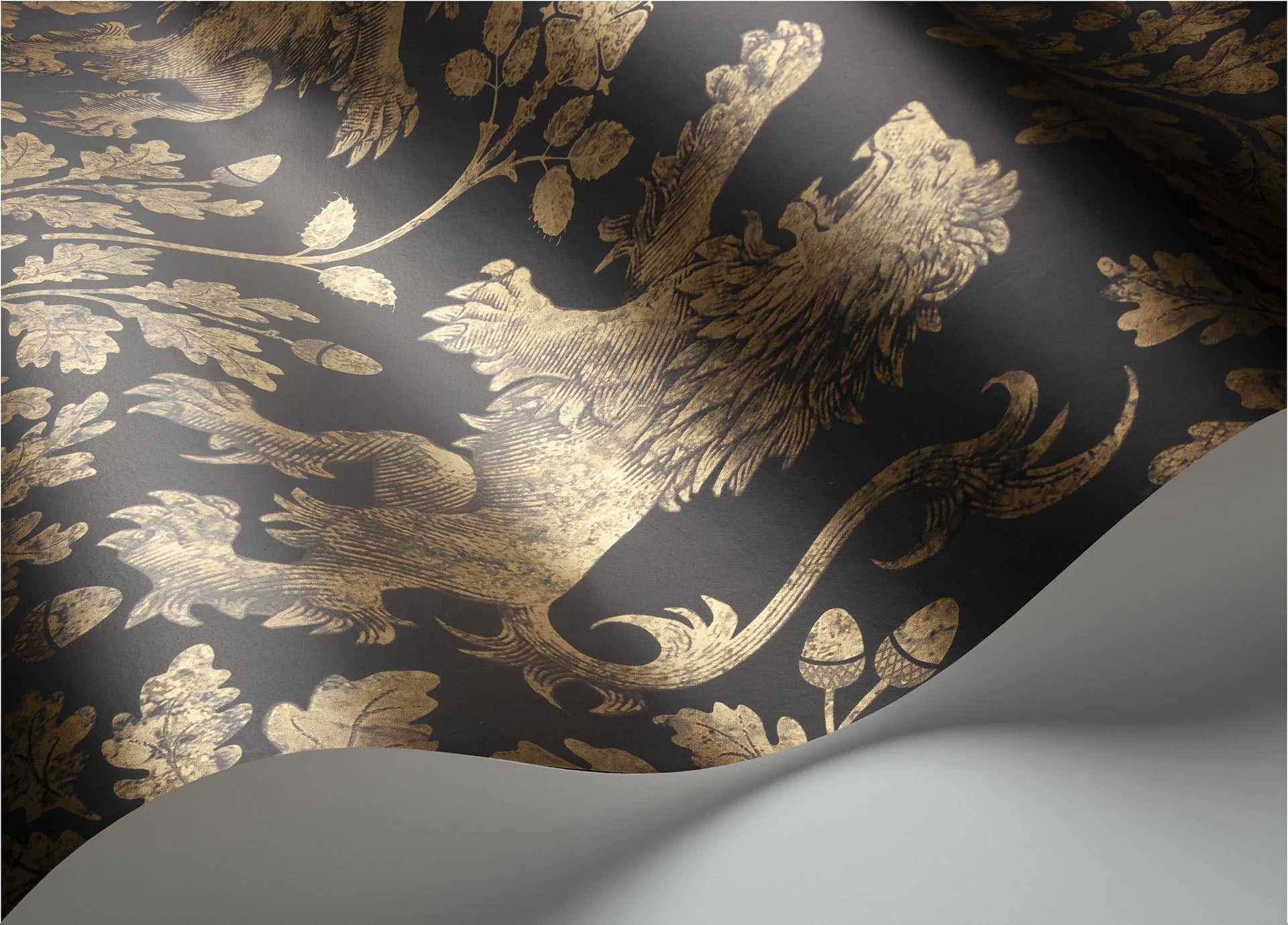 Cole & Son The Pearwood Collection. Boscobel Oak, Metallic Antique Gold on Black