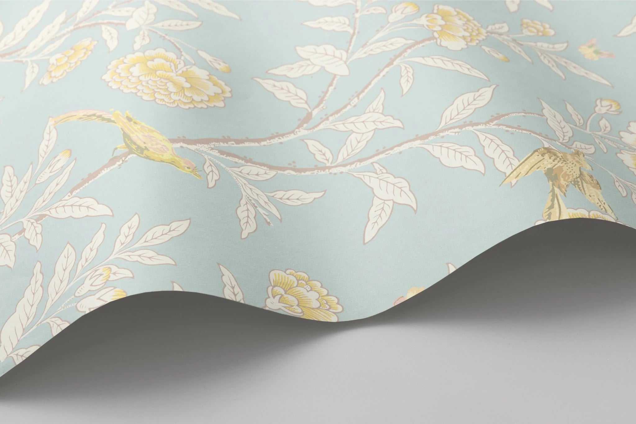 Cole & Son, Classics Vol I,Roseberry with Birds, Powder Blue