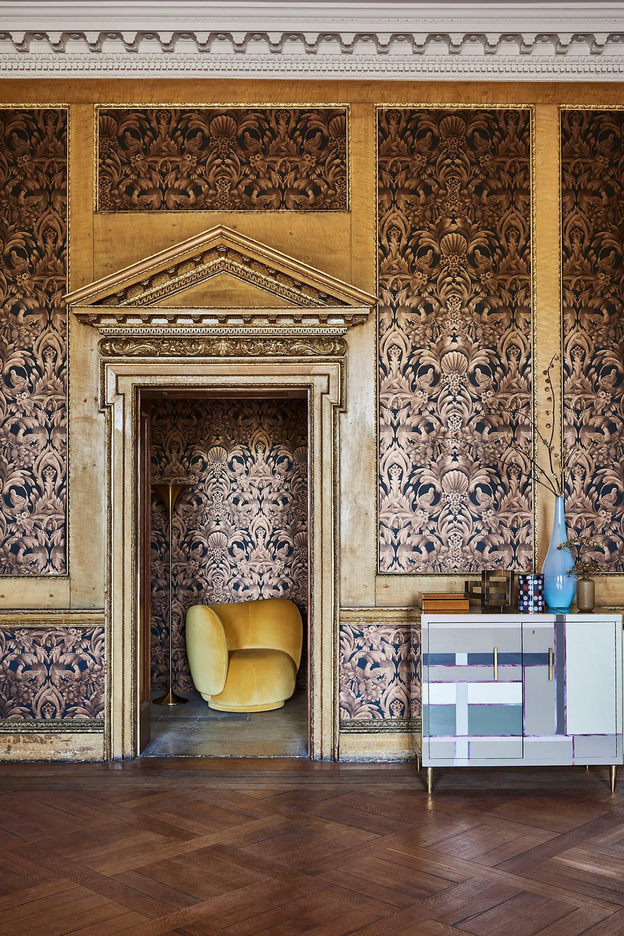 Cole & Son Historic Royal Palaces Gibbons Carving, Metallic Bronze on Charcoal