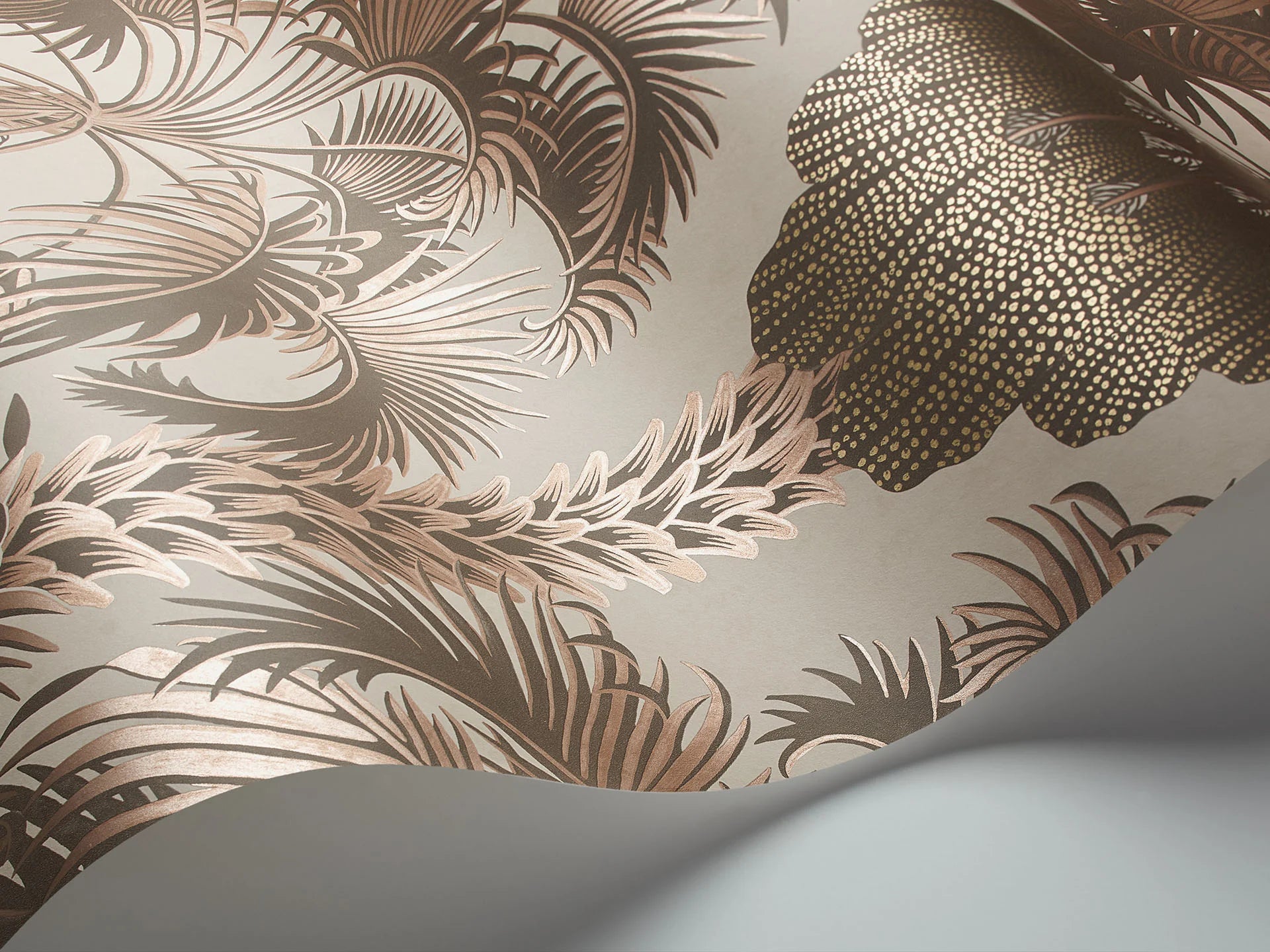 Cole & Son Martyn Lawrence Bullard, Hollywood Palm, Metallic Rose Gold on Shell