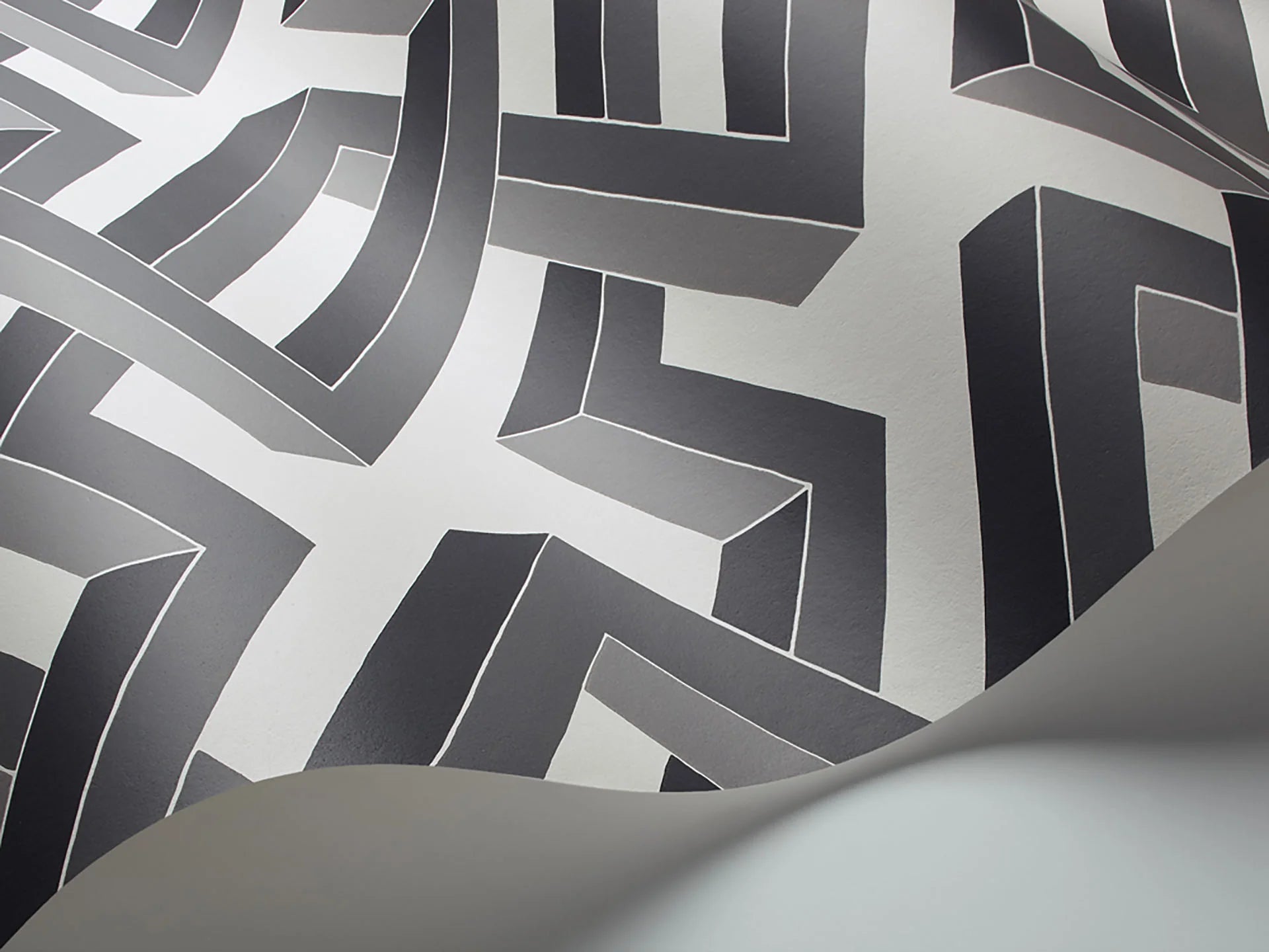 Cole & Son Geometric II Luxor, Black on White