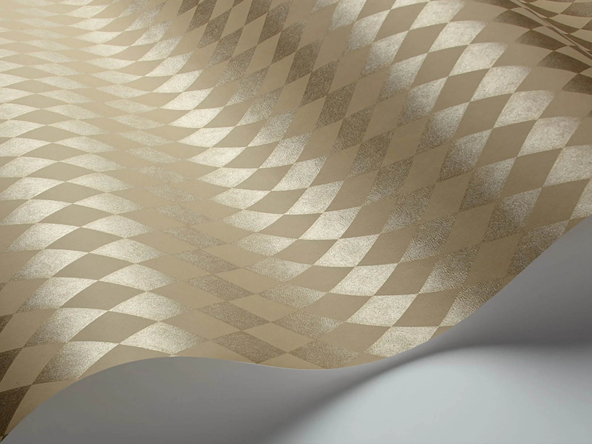 Cole & Son Whimsical Titania, Metallic Gilver on Oat