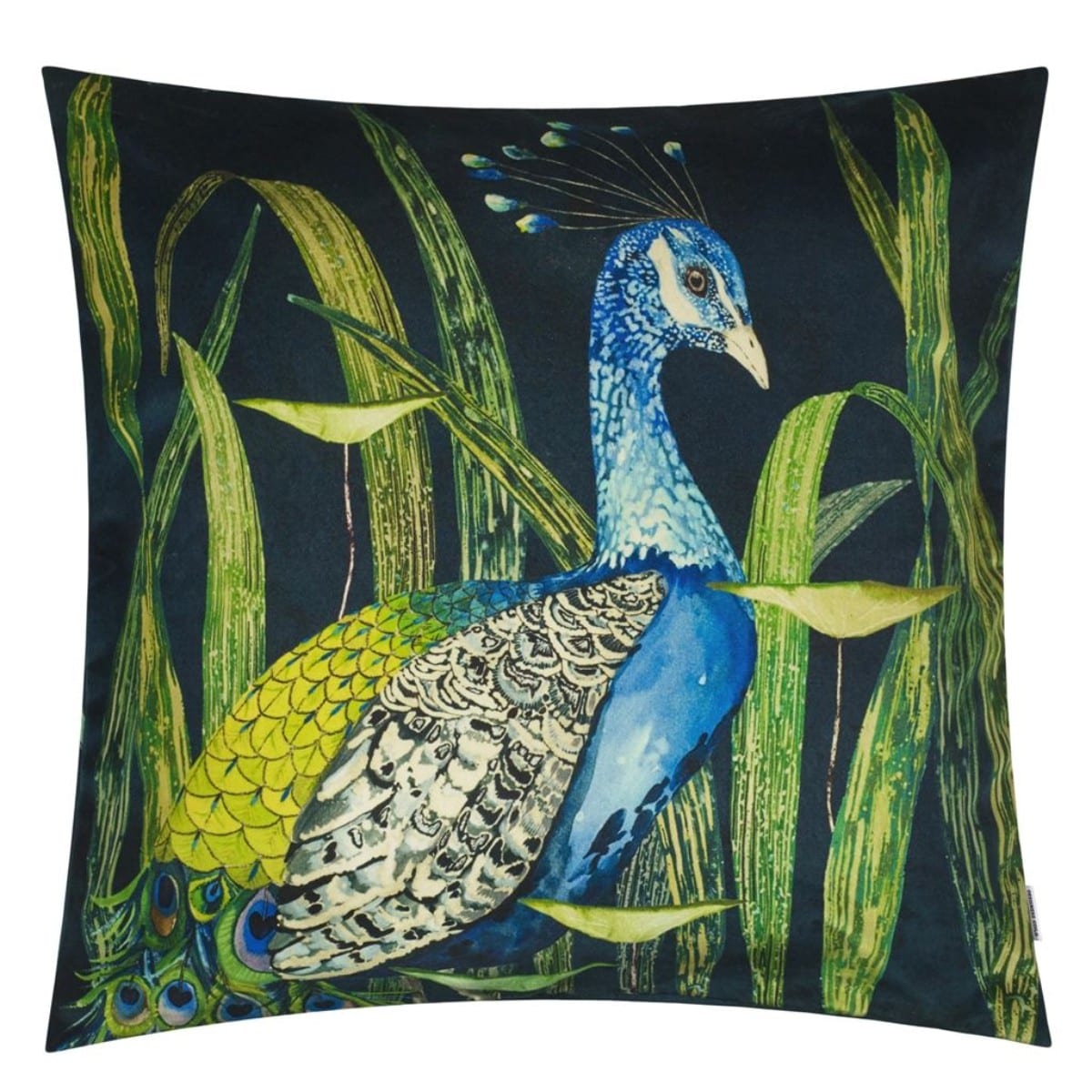 Designers Guild Sierkussen Arjuna Leaf Viridian met Pauw petrol